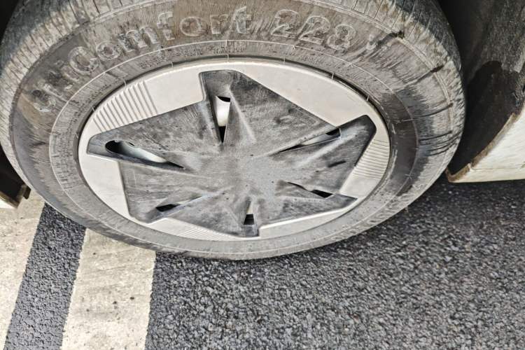 Used Geometry A 2024 500KM Travel Edition Left Front Wheel Hub