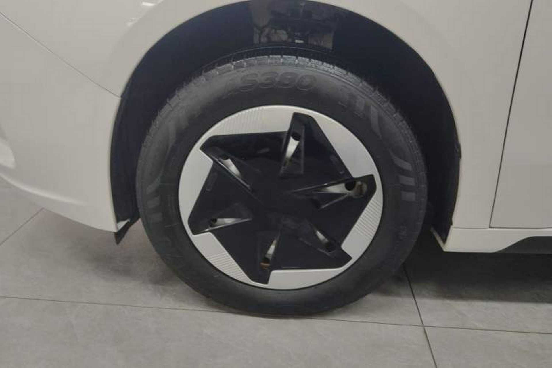 Used Geometry A 2024 500KM Travel Edition Left Front Wheel Hub