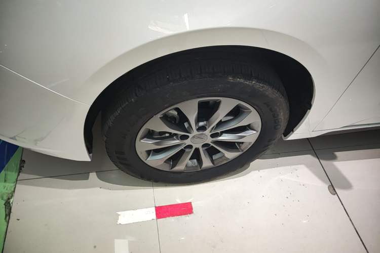 Used Geometry A 2024 410KM Travel Edition Left Front Wheel Hub
