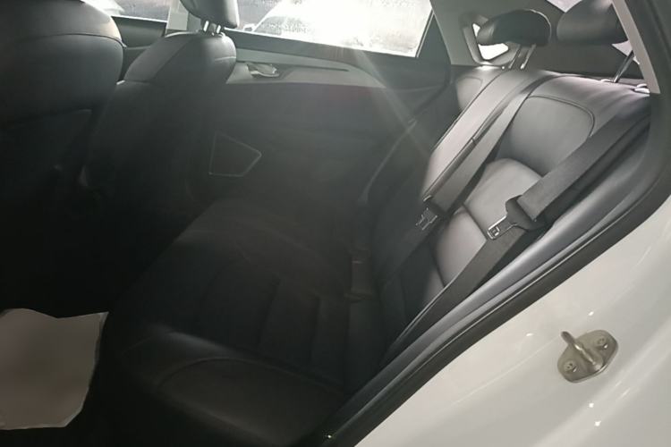 Used Geometry A 2024 410KM Travel Edition Left Rear Seat