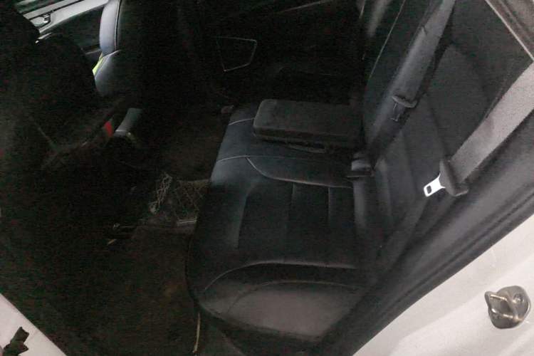 Used Geometry A 2024 410KM Travel Edition Left Rear Seat