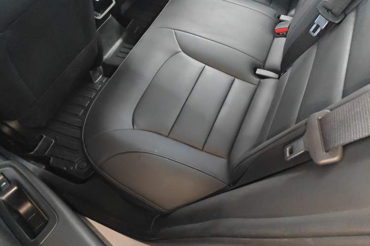 Used Geometry A 2024 410KM Travel Edition Left Rear Seat
