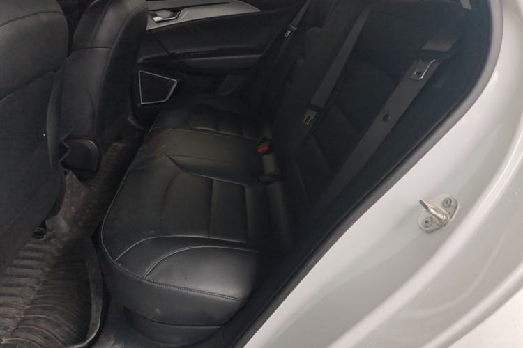 Used Geometry A 2024 410KM Travel Edition Left Rear Seat