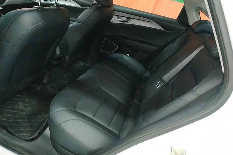 Used Geometry A 2024 410KM Travel Edition Left Rear Seat