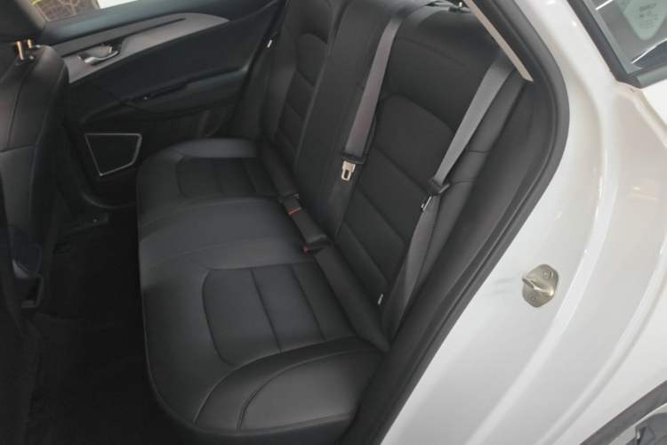 Used Geometry A 2024 410KM Travel Edition Left Rear Seat