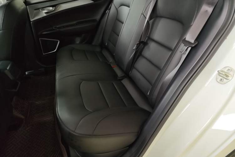 Used Geometry A 2024 410KM Travel Edition Left Rear Seat