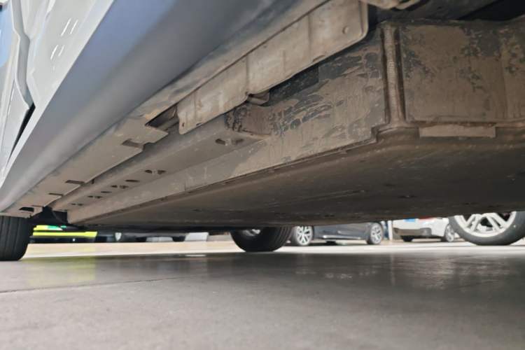 Used Geometry A 2024 410KM Travel Edition Left Side Sill