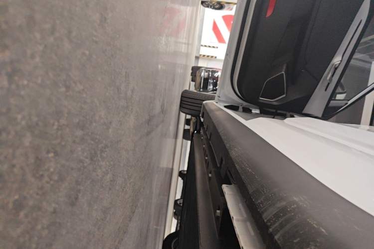 Used Geometry A 2024 500KM Travel Edition Left Side Sill