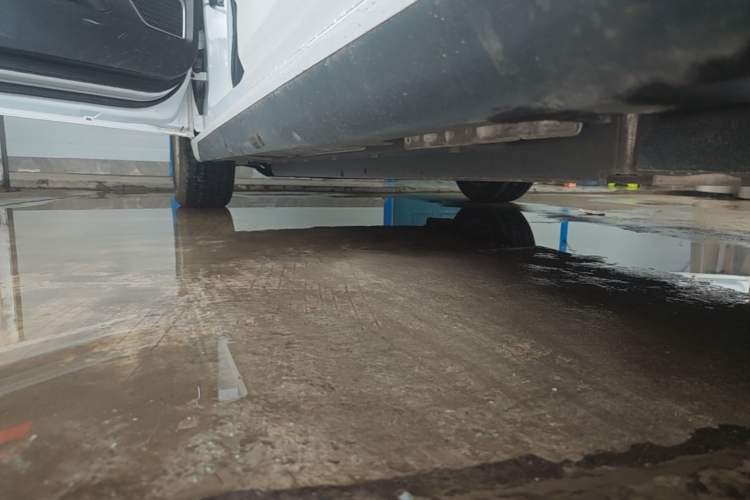 Used Geometry A 2024 410KM Travel Edition Left Side Sill