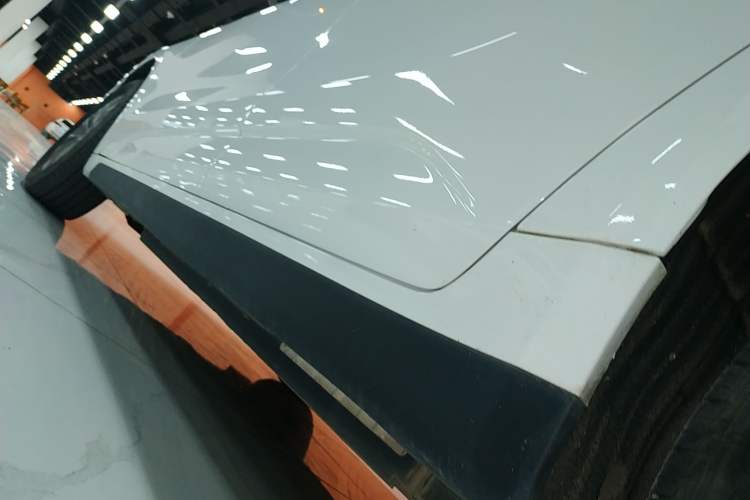 Used Geometry A 2024 410KM Travel Edition Left Side Sill