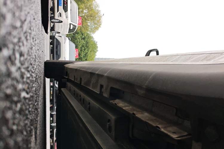 Used Geometry A 2024 500KM Travel Edition Left Side Sill