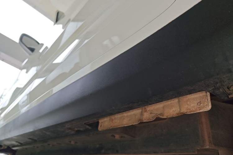 Used Geometry A 2024 410KM Travel Edition Left Side Sill