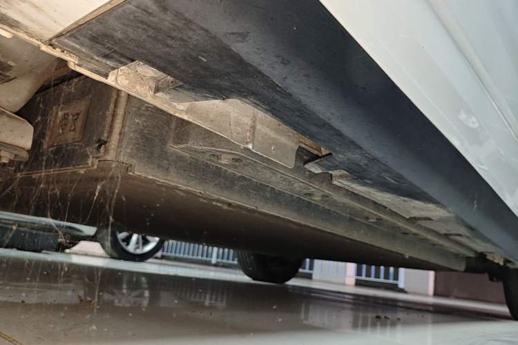Used Geometry A 2024 410KM Travel Edition Left Side Sill