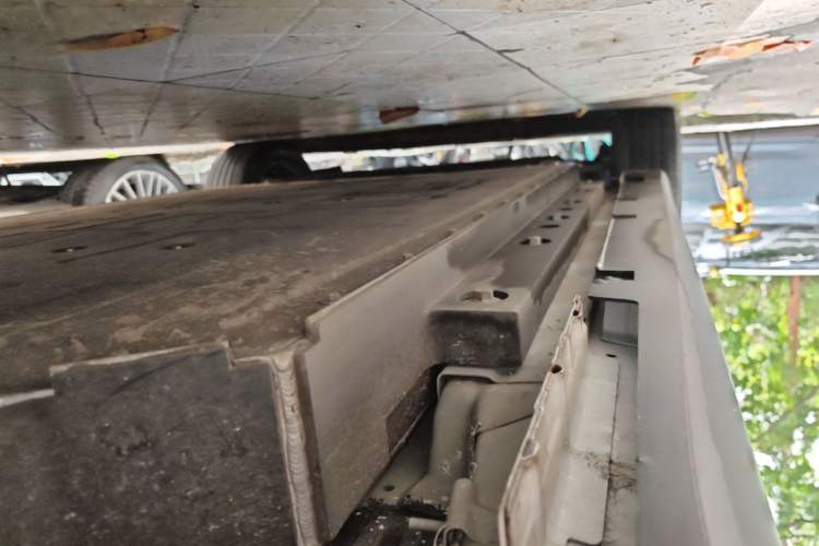 Used Geometry A 2024 410KM Travel Edition Left Side Sill