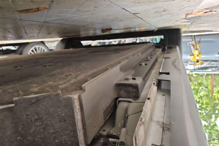 Used Geometry A 2024 410KM Travel Edition Left Side Sill