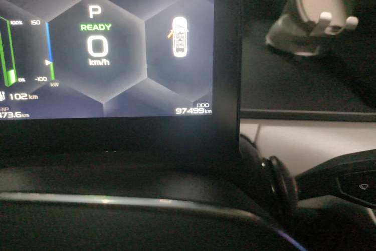 Used Geometry A 2024 410KM Travel Edition Odometer Close Up