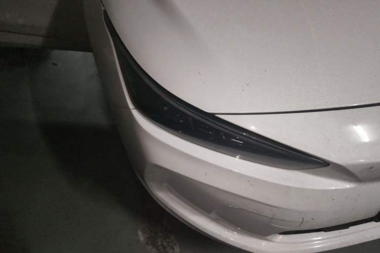 Used Geometry A 2024 410KM Travel Edition Right Front Headlight