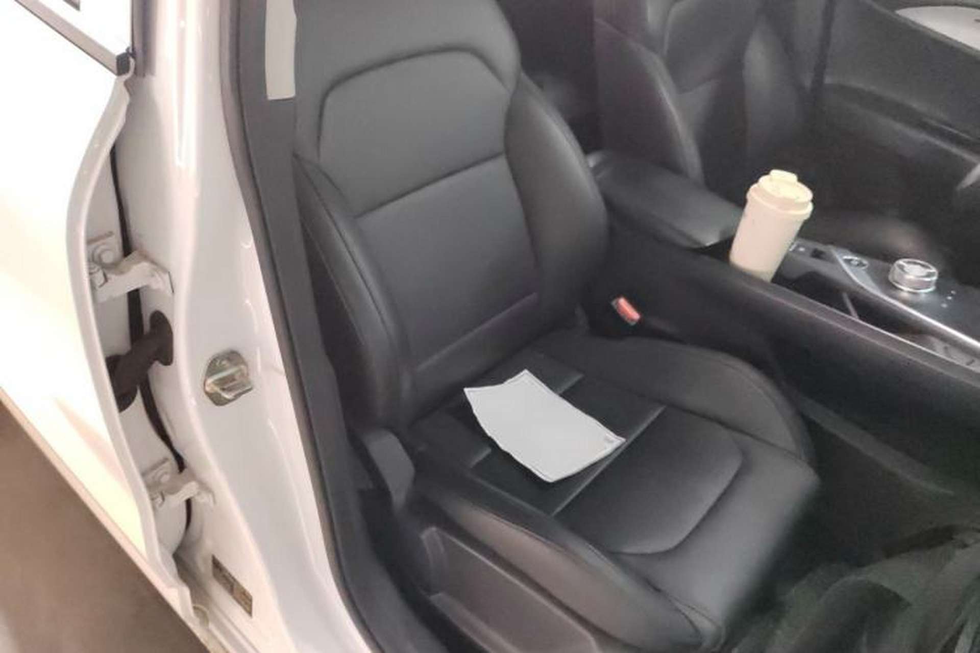 Used Geometry A 2024 410KM Travel Edition Right Front Seat
