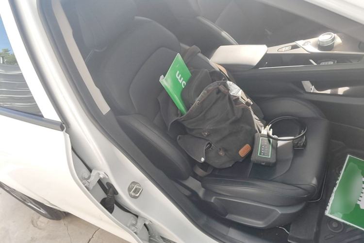 Used Geometry A 2024 410KM Travel Edition Right Front Seat