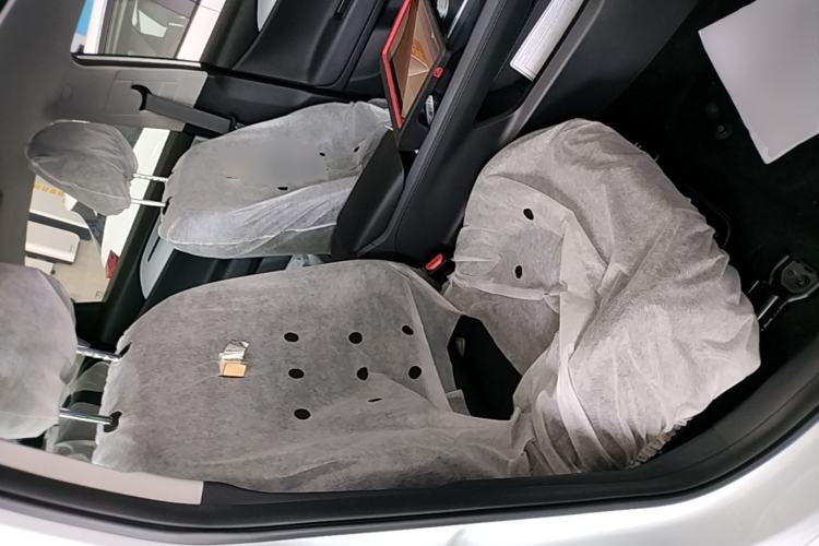 Used Geometry A 2024 500KM Travel Edition Right Front Seat