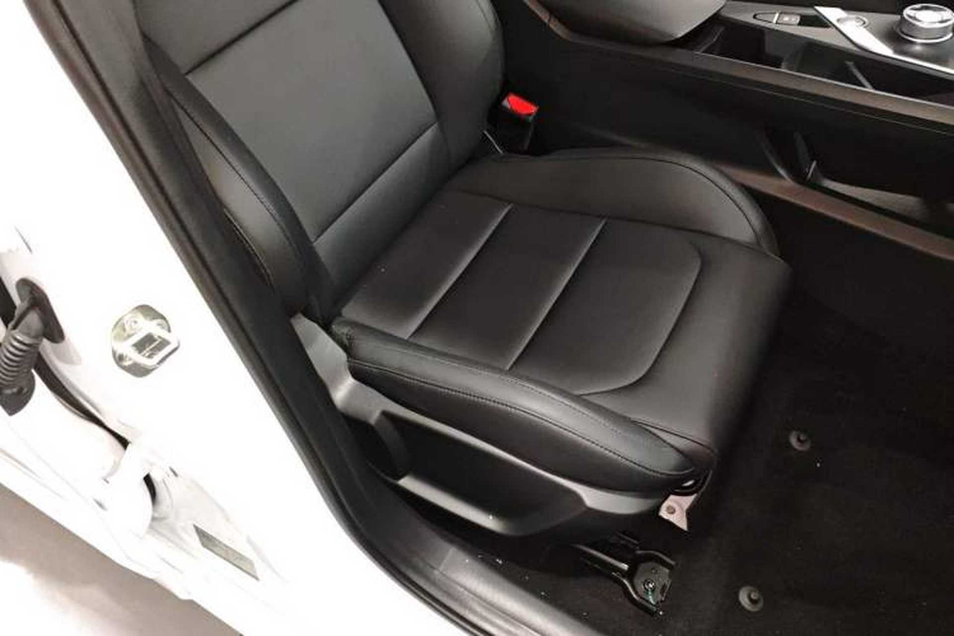 Used Geometry A 2024 410KM Travel Edition Right Front Seat