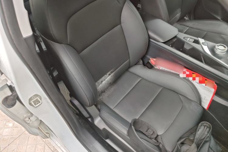 Used Geometry A 2024 410KM Travel Edition Right Front Seat