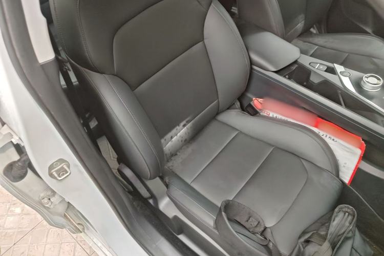 Used Geometry A 2024 410KM Travel Edition Right Front Seat