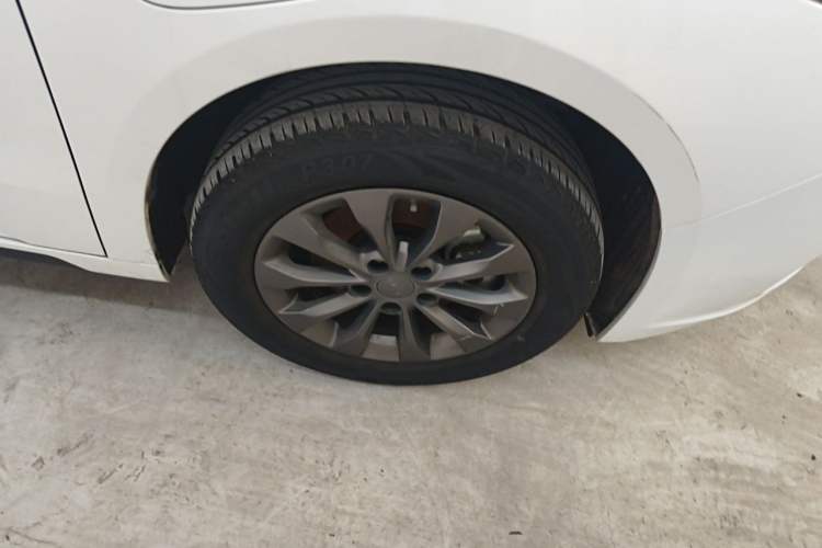 Used Geometry A 2024 500KM Travel Edition Right Front Wheel Hub