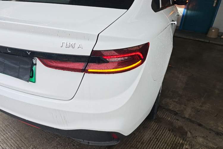 Used Geometry A 2024 410KM Travel Edition Right Rear Taillight