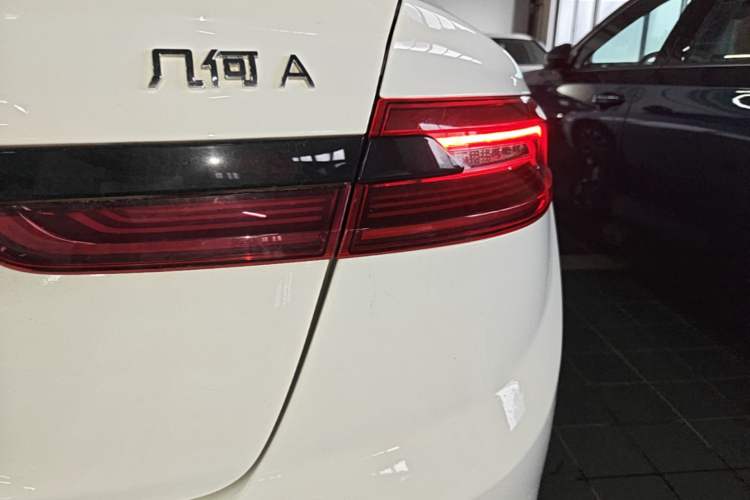 Used Geometry A 2024 410KM Travel Edition Right Rear Taillight