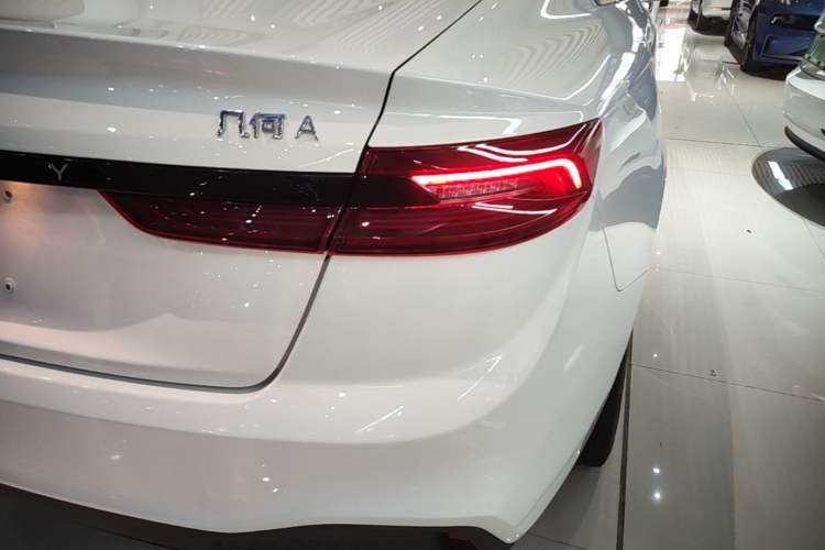 Used Geometry A 2024 410KM Travel Edition Right Rear Taillight