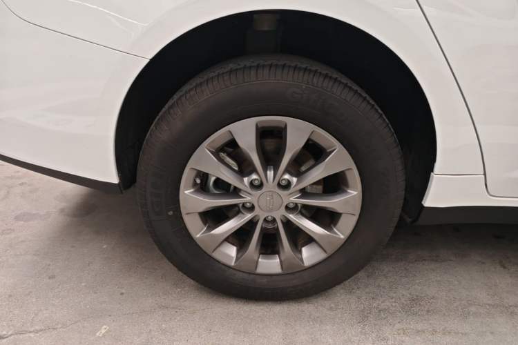 Used Geometry A 2024 410KM Travel Edition Right Rear Wheel Hub
