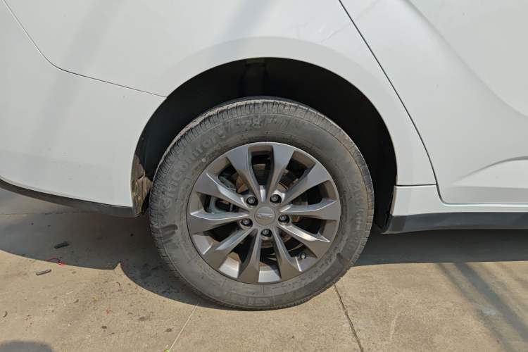 Used Geometry A 2024 410KM Travel Edition Right Rear Wheel Hub