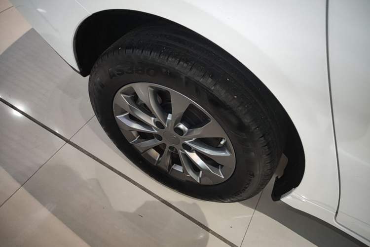 Used Geometry A 2024 410KM Travel Edition Right Rear Wheel Hub