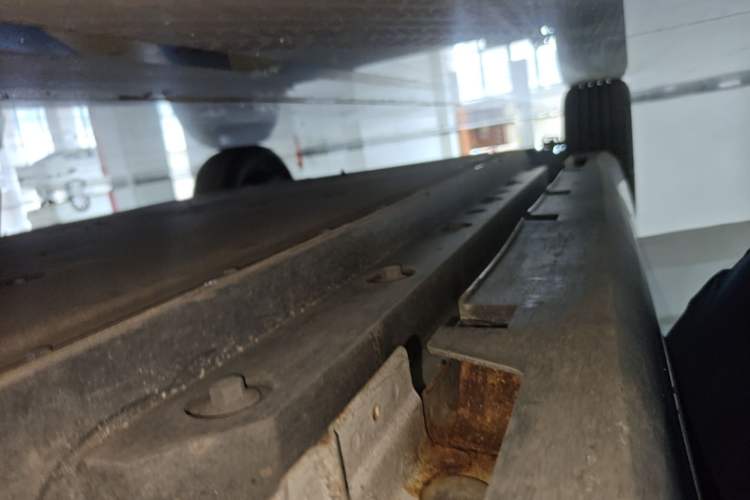 Used Geometry A 2024 410KM Travel Edition Right Side Sill