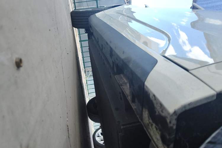 Used Geometry A 2024 410KM Travel Edition Right Side Sill