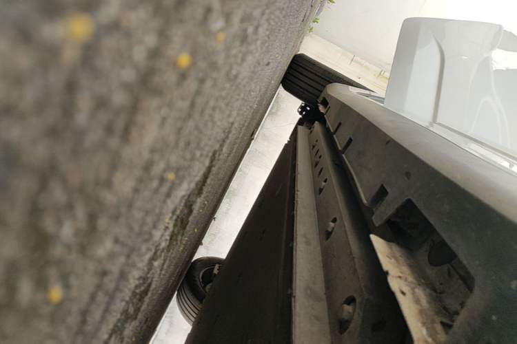 Used Geometry A 2024 410KM Travel Edition Right Side Sill