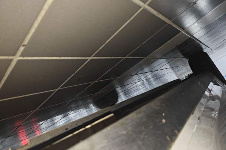 Used Geometry A 2024 410KM Travel Edition Right Side Sill