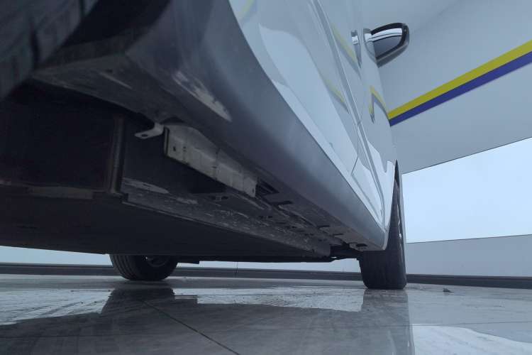 Used Geometry A 2024 410KM Travel Edition Right Side Sill