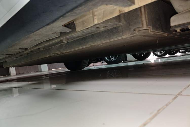 Used Geometry A 2024 410KM Travel Edition Right Side Sill