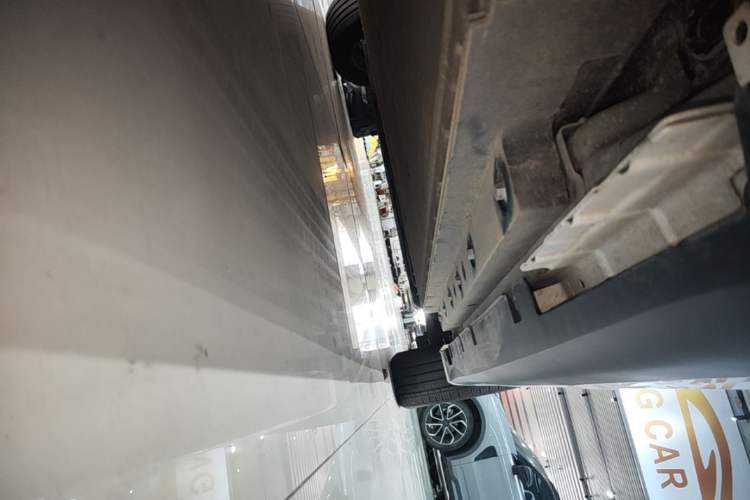 Used Geometry A 2024 410KM Travel Edition Right Side Sill