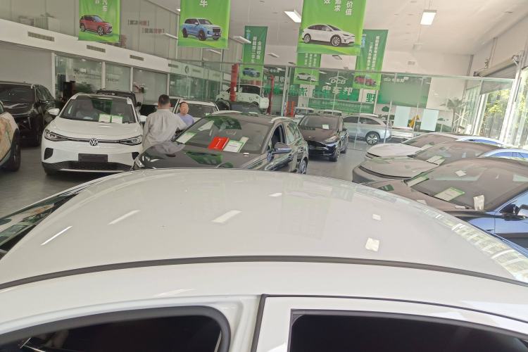 Used Geometry A 2024 410KM Travel Edition Roof