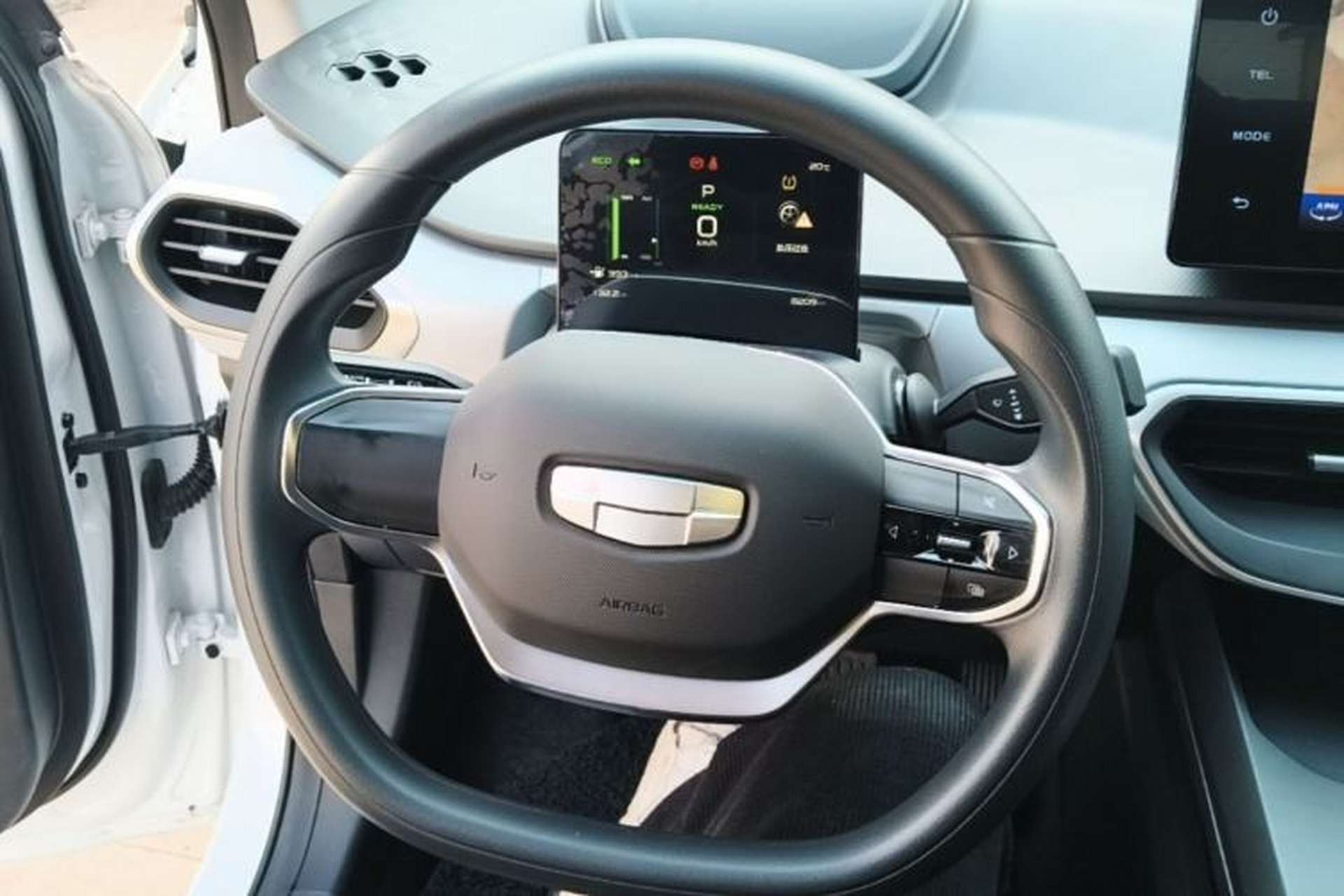 Used Geometry A 2024 410KM Travel Edition Steering Wheel