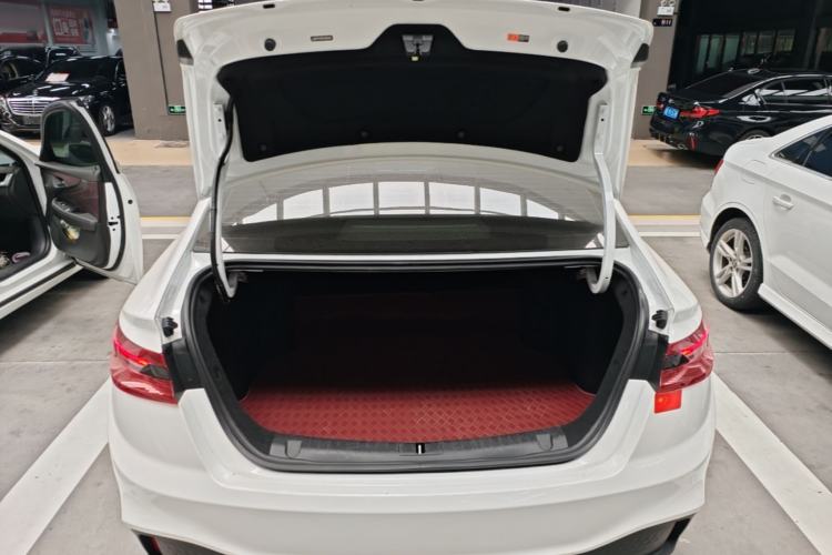 Used Geometry A 2024 410KM Travel Edition Trunk