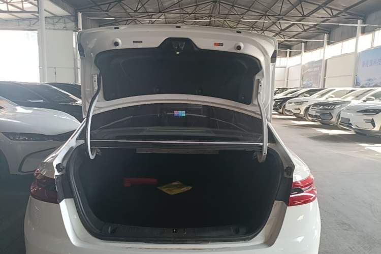 Used Geometry A 2024 410KM Travel Edition Trunk