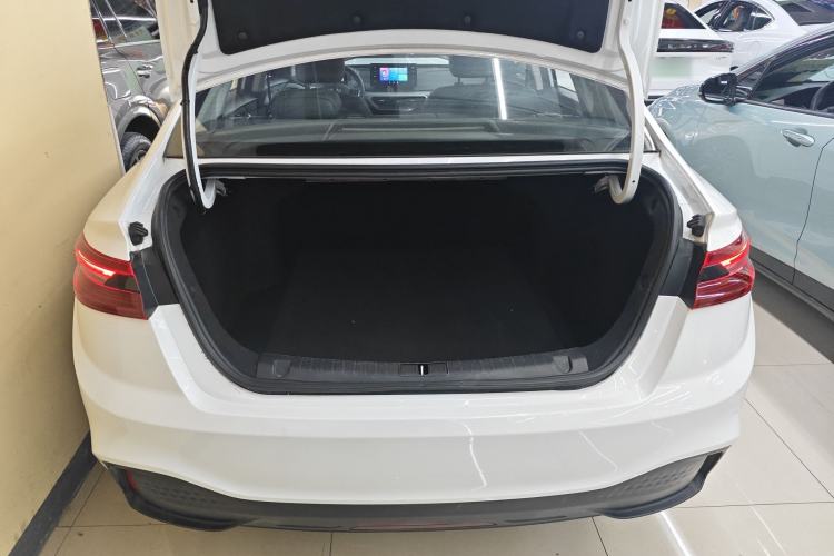 Used Geometry A 2024 410KM Travel Edition Trunk