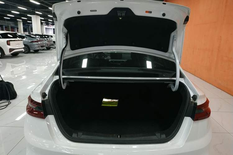 Used Geometry A 2024 410KM Travel Edition Trunk