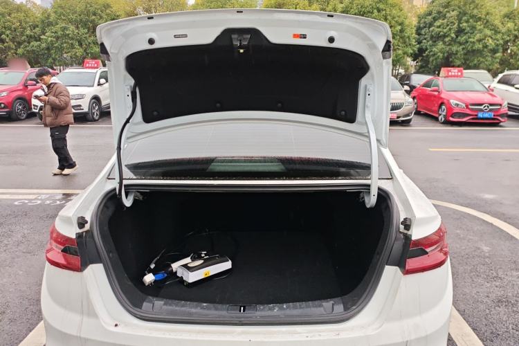 Used Geometry A 2024 500KM Travel Edition Trunk