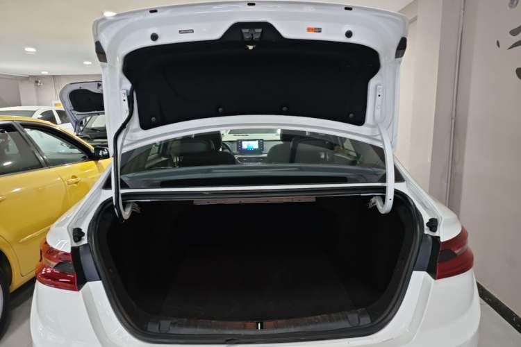 Used Geometry A 2024 410KM Travel Edition Trunk