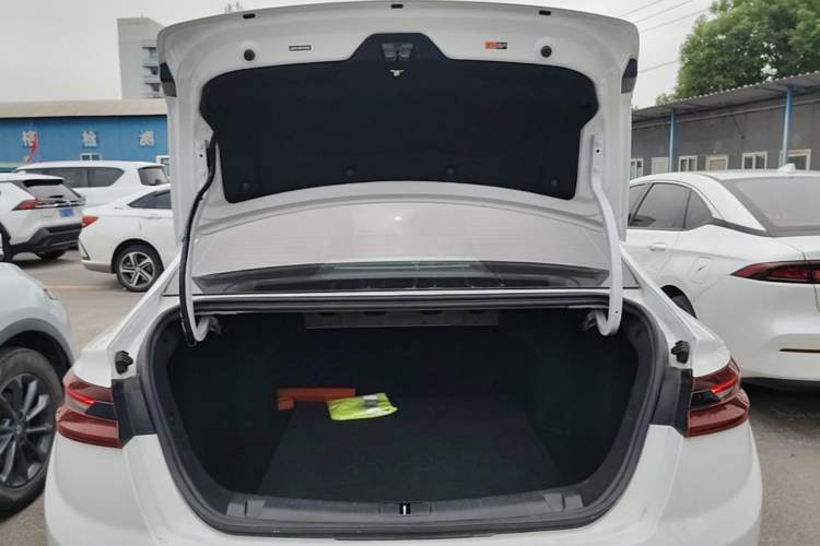 Used Geometry A 2024 410KM Travel Edition Trunk